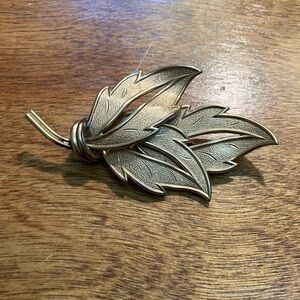 Coro Gold Leaf Brooch